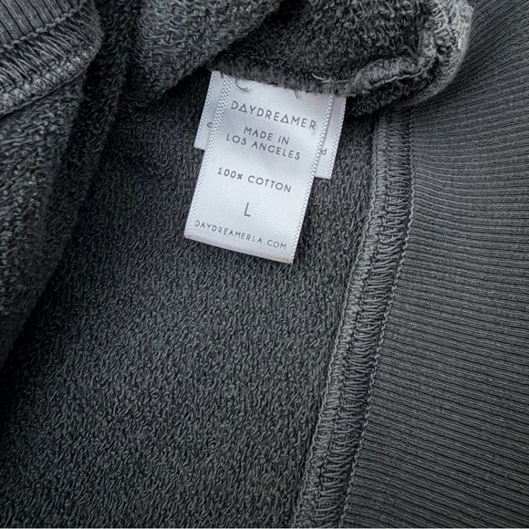 Daydreamer Def Leppard Sweatshirt Size Large Grey Distressed - Picture 7 of 7